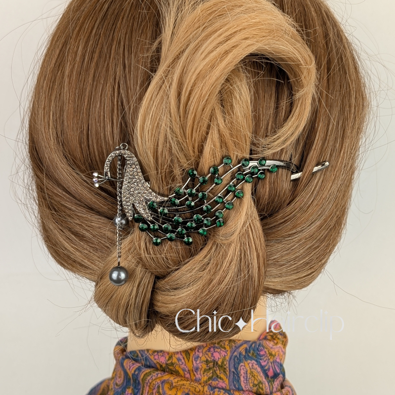 barrette cheveux en métal originale chic pour des coiffures réussies et modernes en chignon